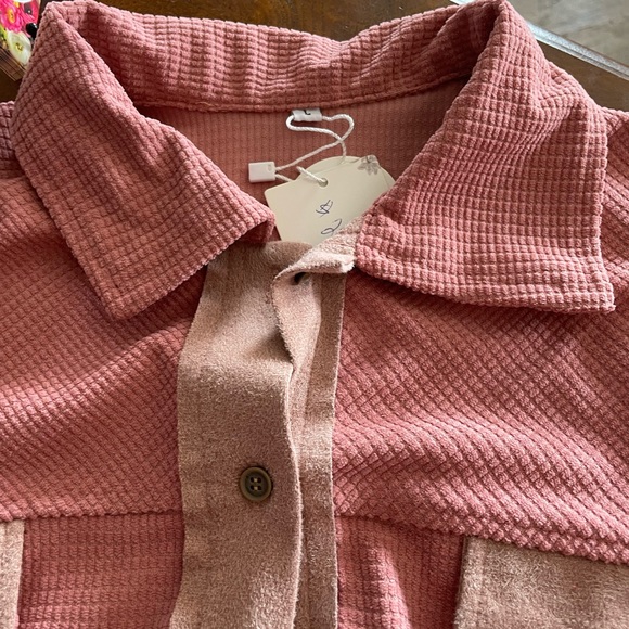 Longsleeve button up shirts very heavy Great for winter. - Picture 4 of 10